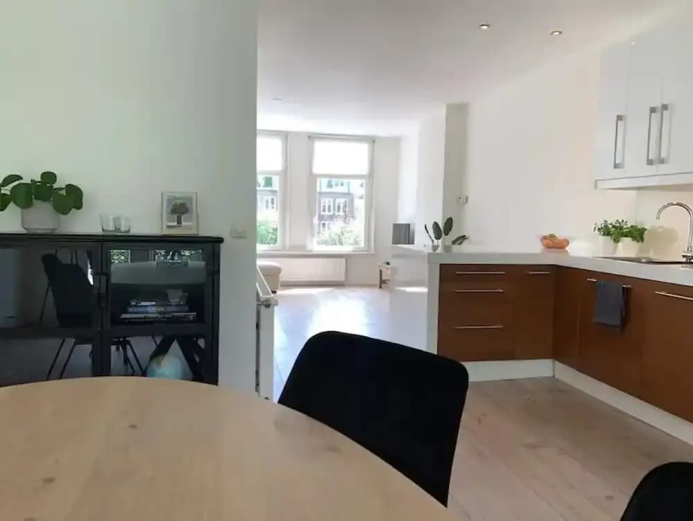 Bright Waterview Apartment - photo 15