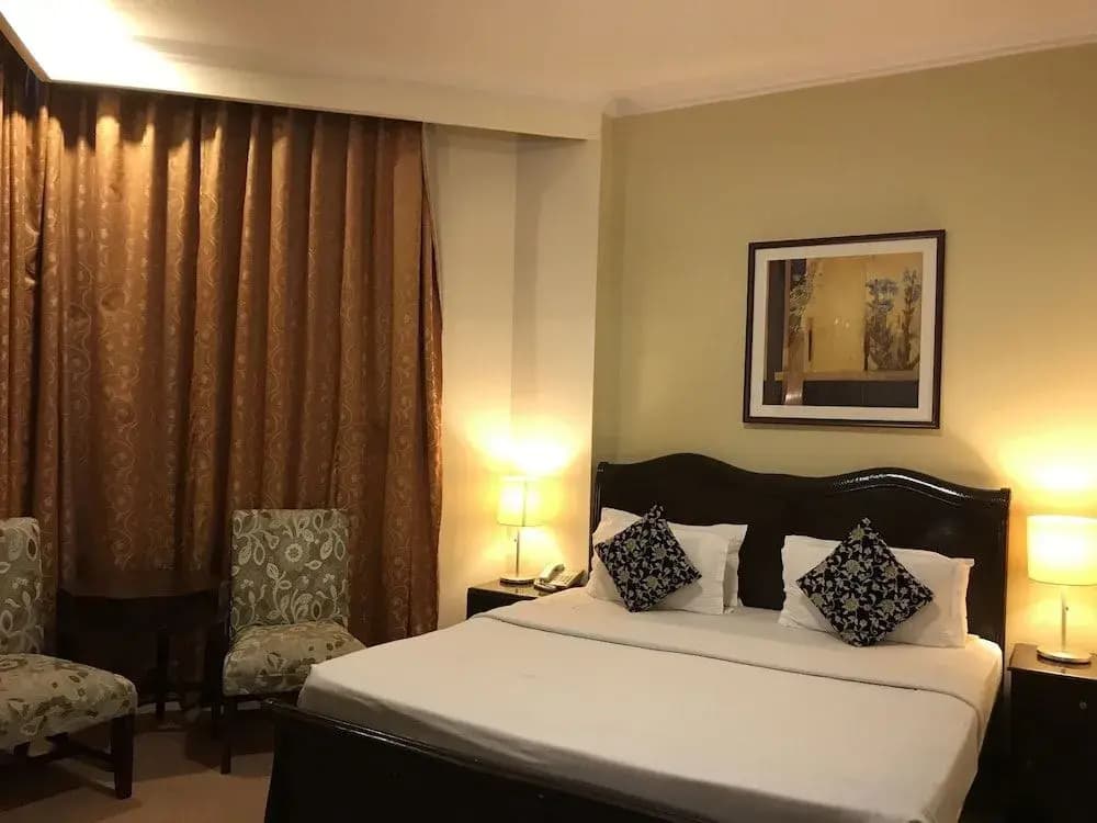 Claremont KNY Hotel - photo 4