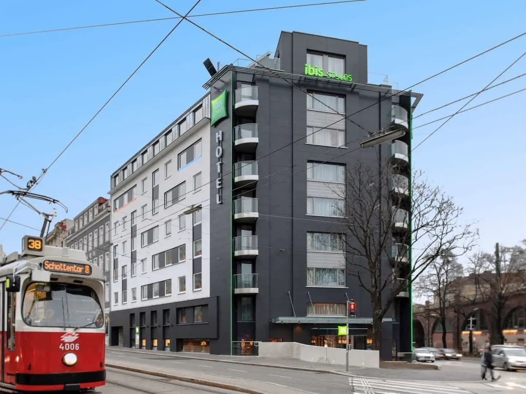 Ibis Styles Wien City - photo 16