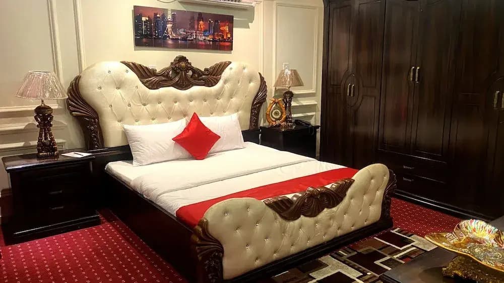 Majestic Hotel - photo 9