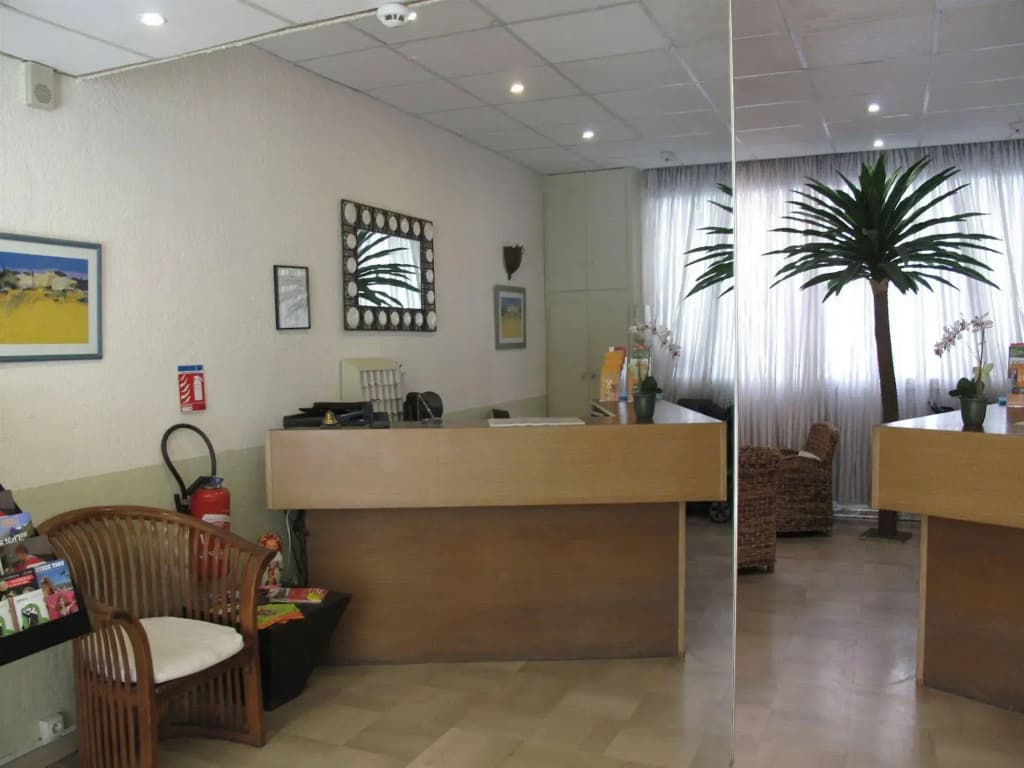 The Alcove Hotel - photo 16