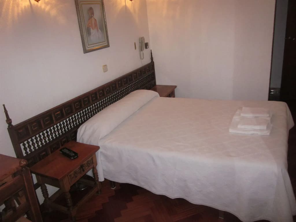 Hostal Esmeralda - photo 5