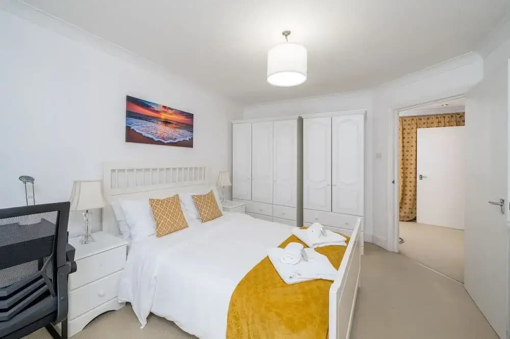Deluxe 2Bed Duplex Apartment & parking - photo 2