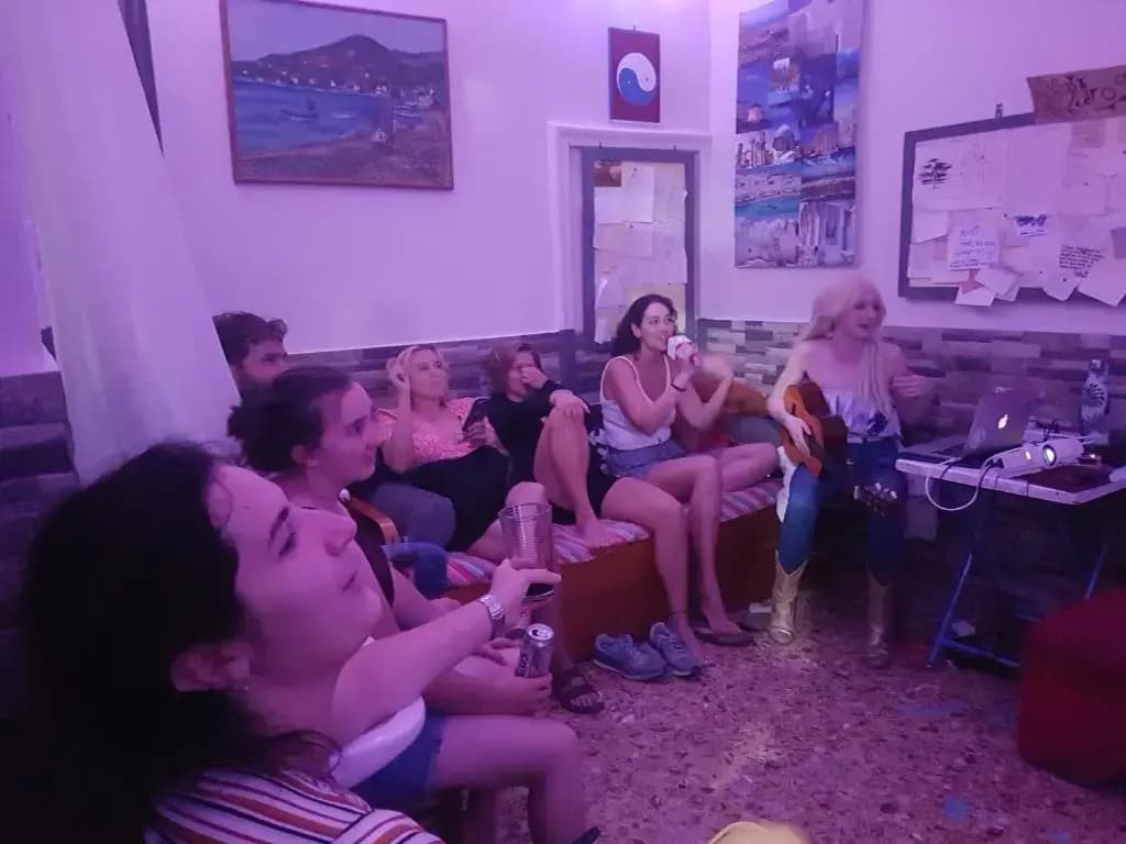 Pagration Youth Hostel - photo 12