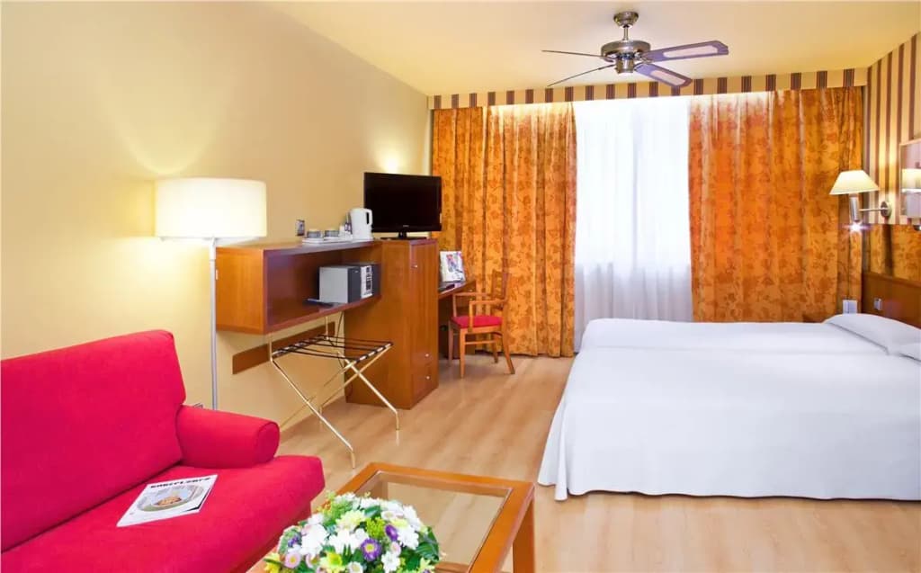 Ilunion Les Corts Spa Hotel - photo 6
