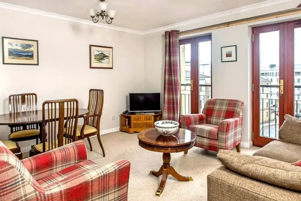 Charming Old Town Apartment - photo 3