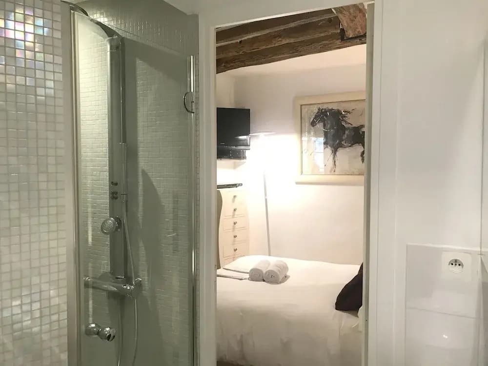 Apartment with One Bedroom in Paris, with Wifi - photo 2