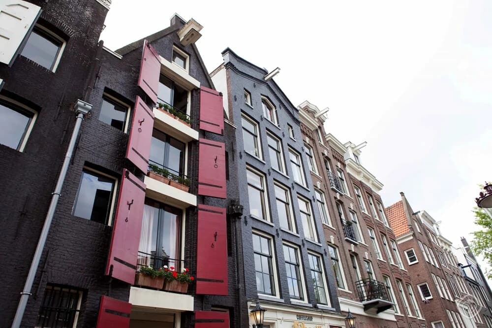 Stylish Canal House - main photo