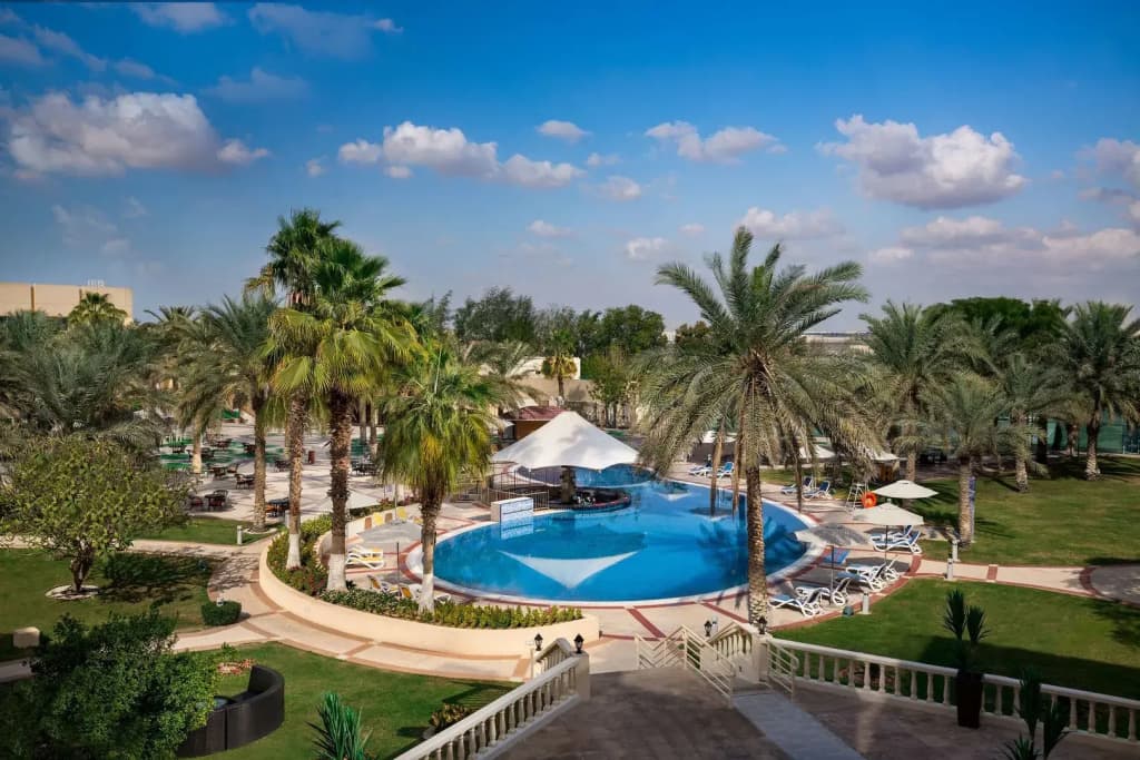 Metropolitan Al Mafraq Hotel - photo 11