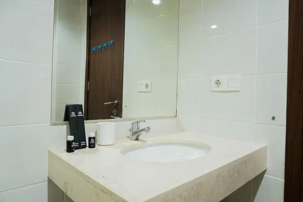 Stunning 3BR at St. Moritz Apartment - photo 7