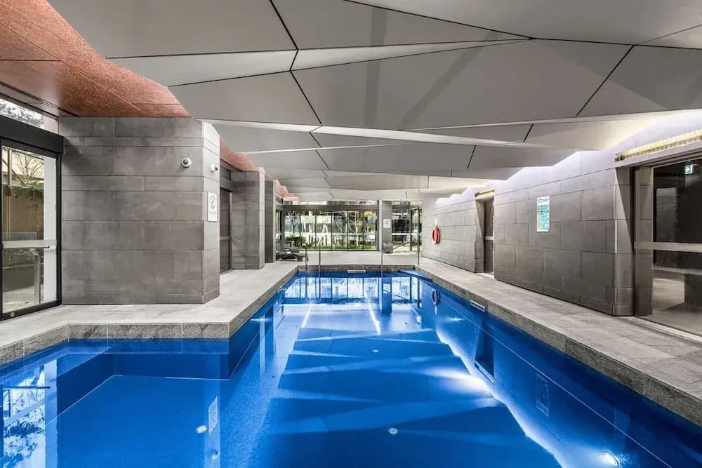 Melbourne CBD 2bed With Gym, Sauna & Pool Access - photo 9