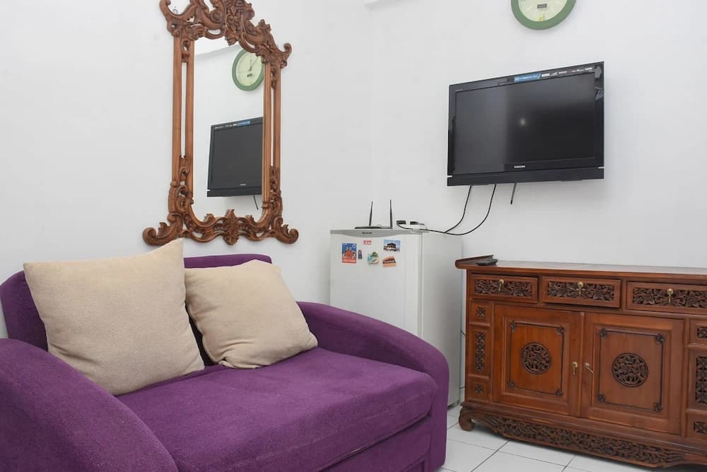 Comfy 2Br At Menteng Square Apartment - photo 1