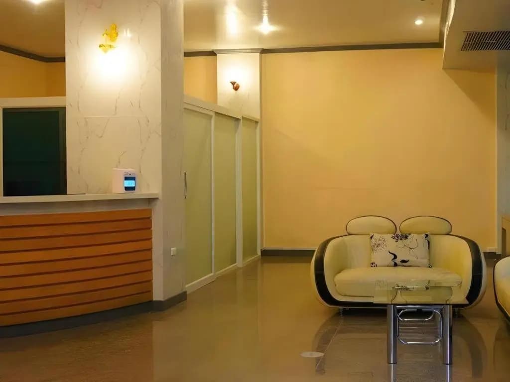 J Two S Pratunam Hotel (SHA Certified) - photo 17