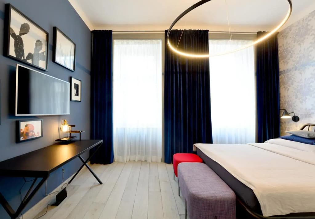 Chic And Modern In Hip Area - photo 6