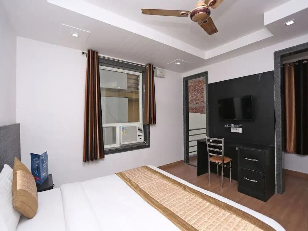 The Curtis By OYO Rooms - photo 8