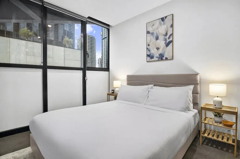 Elevated 1-bed Retreat Near Crown - photo 1