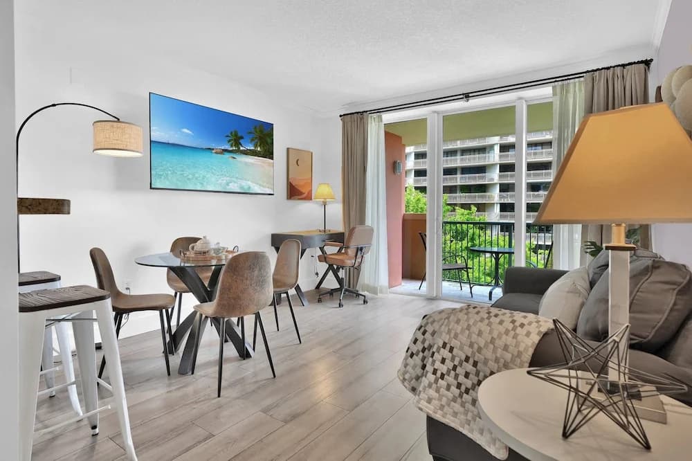 Serene Cozy Retreat with Balcony - photo 23