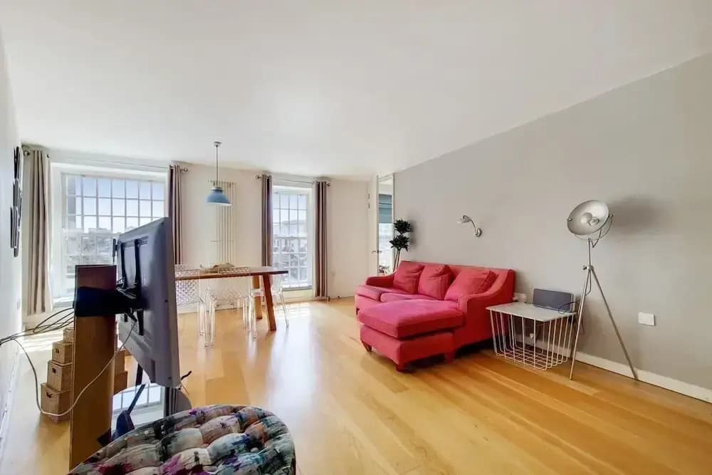 Apt - Sleeps 4 - Pets Ok - Roof Garden - photo 3