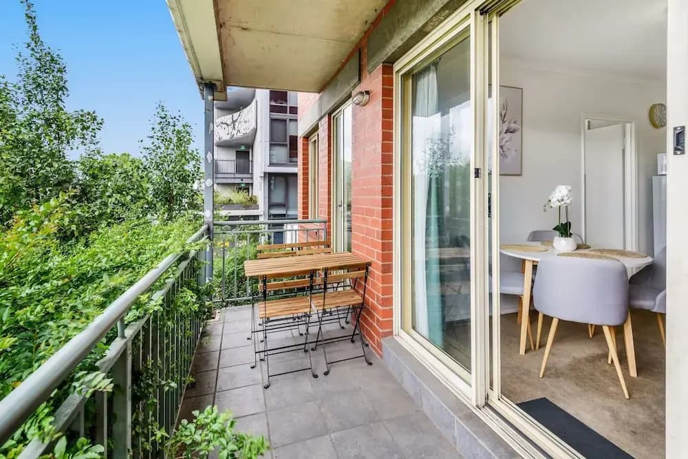 Chic 2-bed Apartment Near Albert Park - photo 6