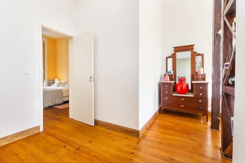 Downtown Duplex by Homing - photo 3