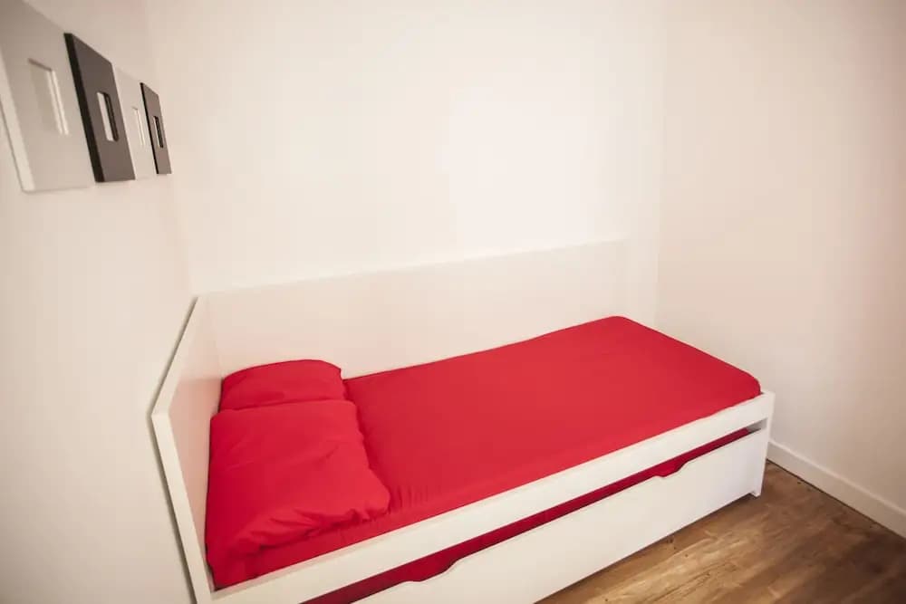 Cool Lisbon Apartment - photo 3