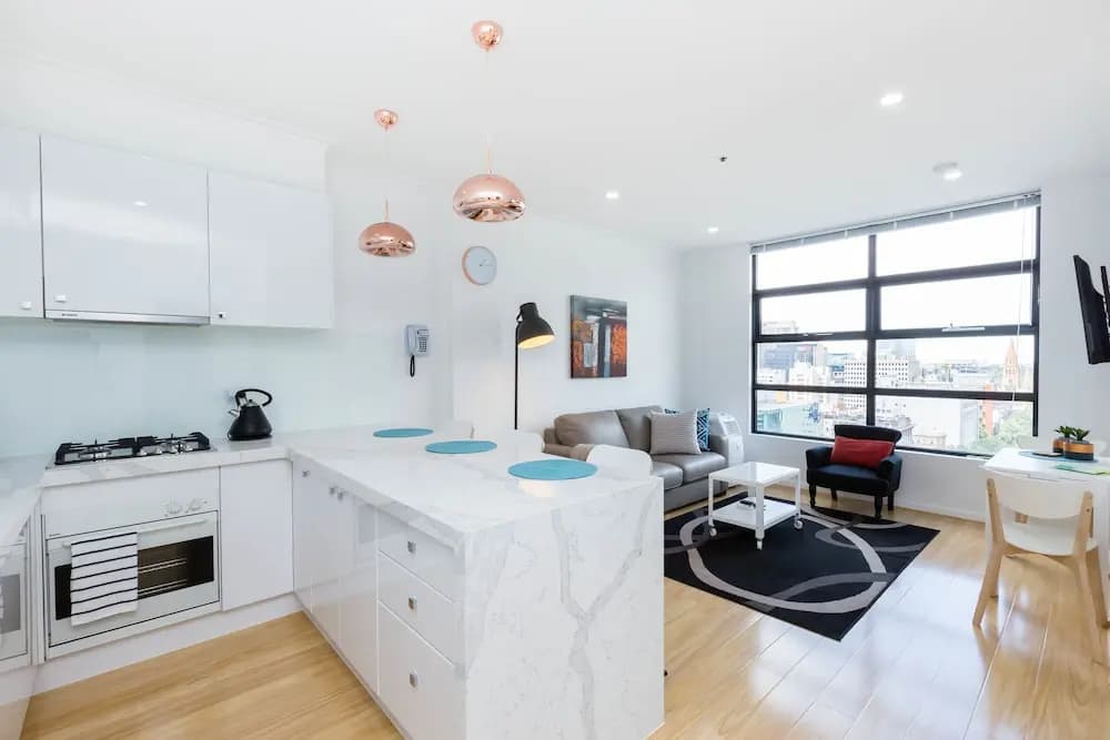 ROLAND, 1BDR Melbourne Apartment - photo 7