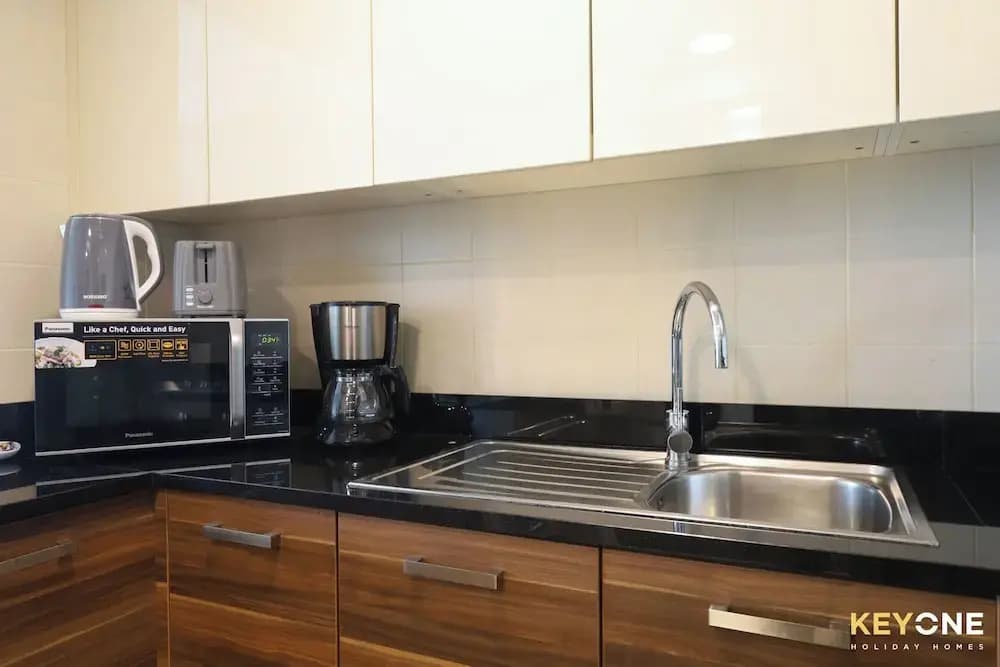 Sophisticated One Bedroom with full Marina View - photo 26