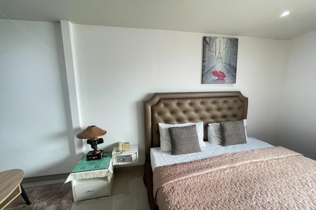 W-9 Hotel - photo 2