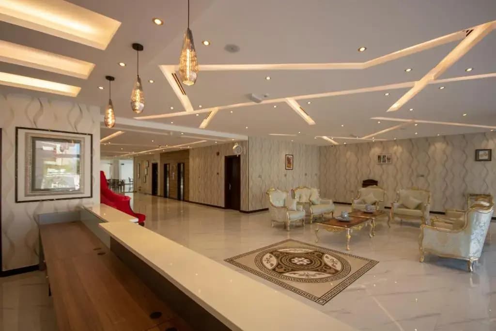 Home Station Hotel - photo 2