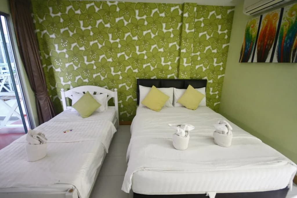 Tawaen Beach Resort - photo 2