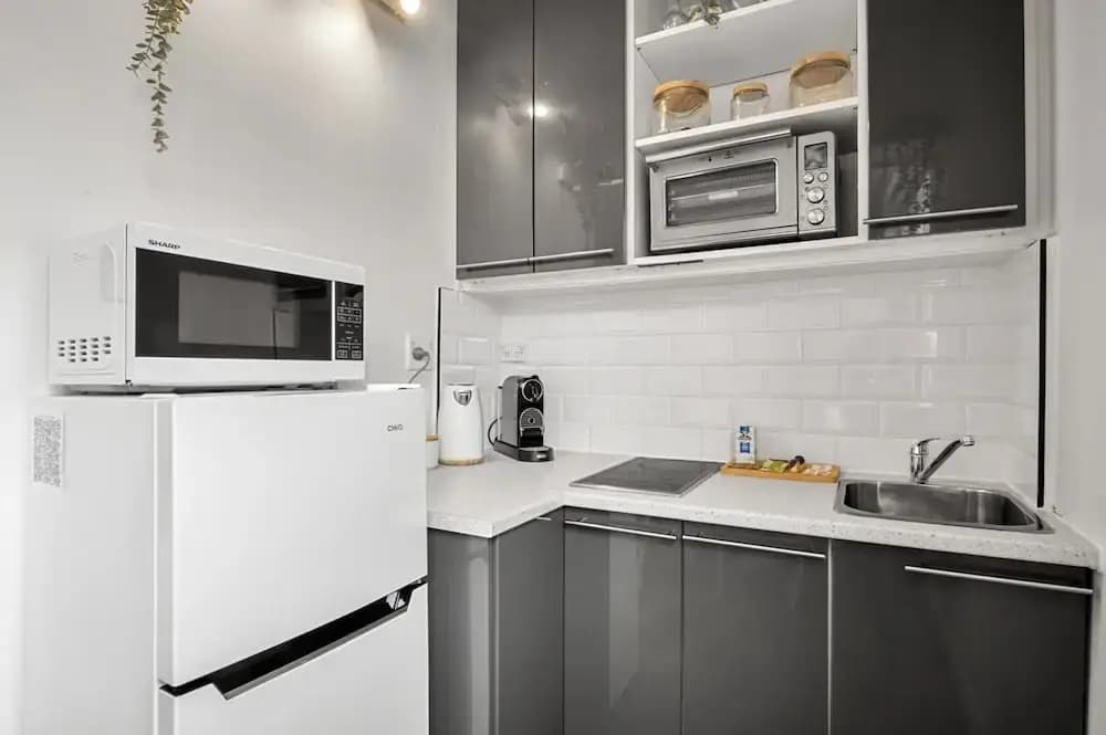Charming 1-bed With Fireplace by the Beach - photo 11