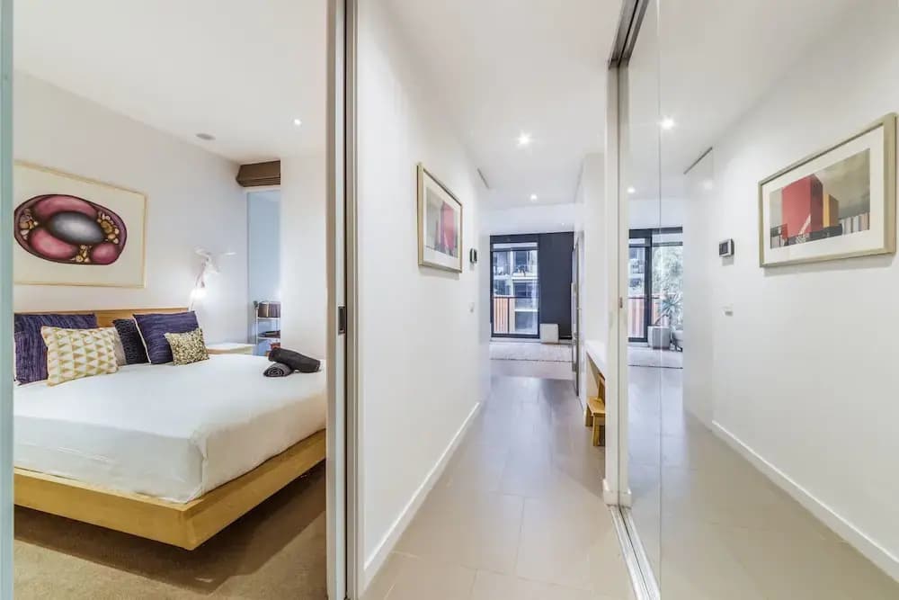 Elegant 1 bed 1 Bath Apartment, Free Parking - photo 2