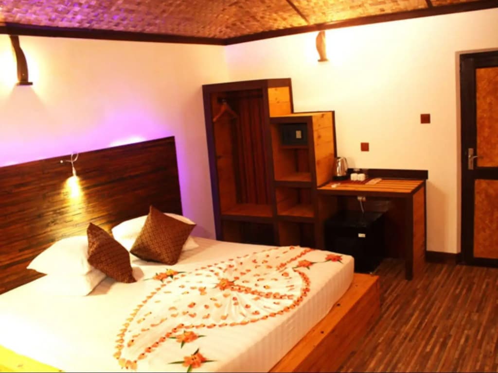 Yonder Retreat Folhudhoo - photo 7
