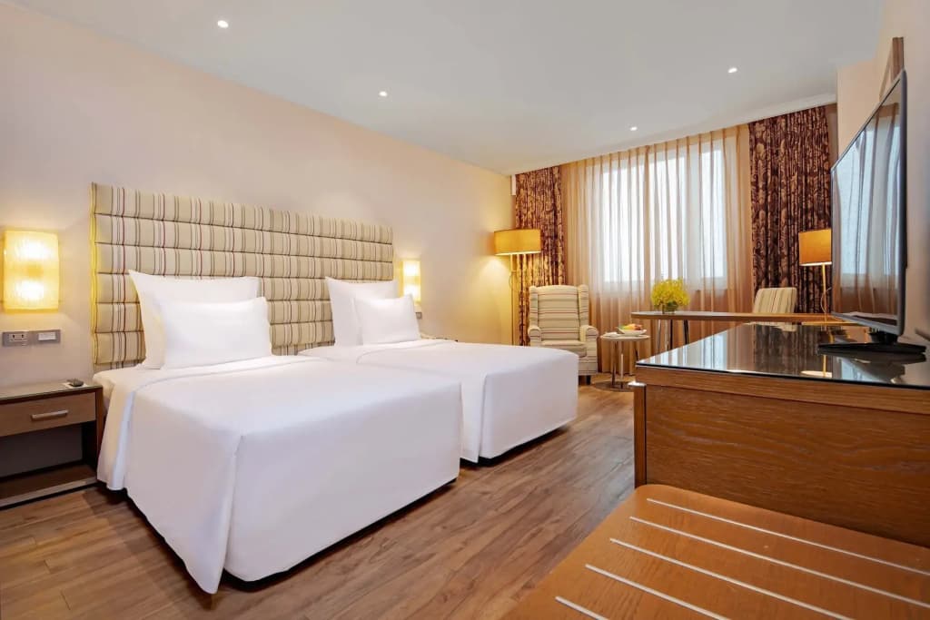 Windsor Plaza Hotel - photo 46