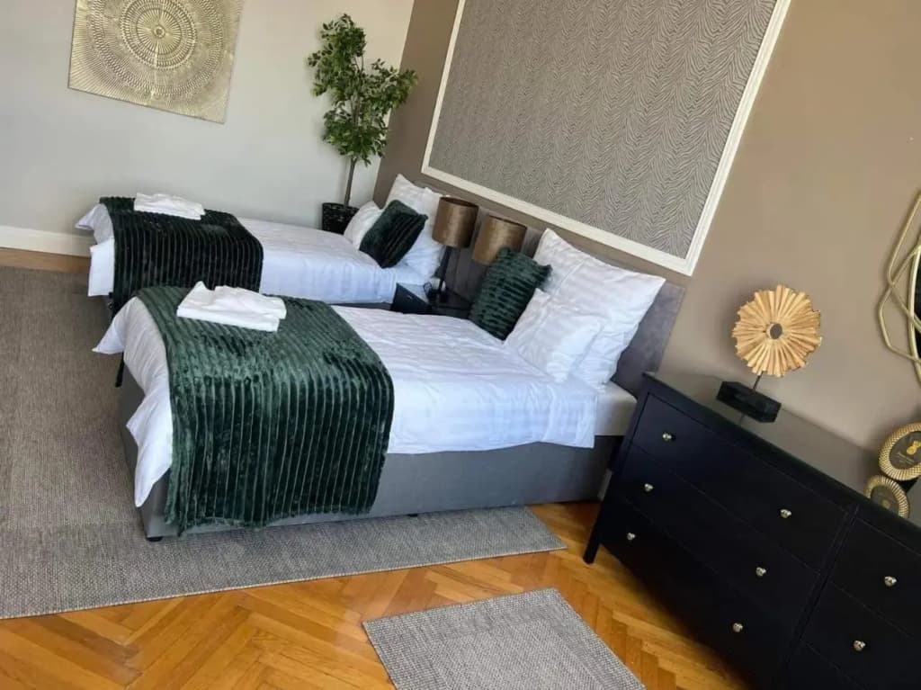 OrangeHomes Panthera Luxury Apartment - photo 5
