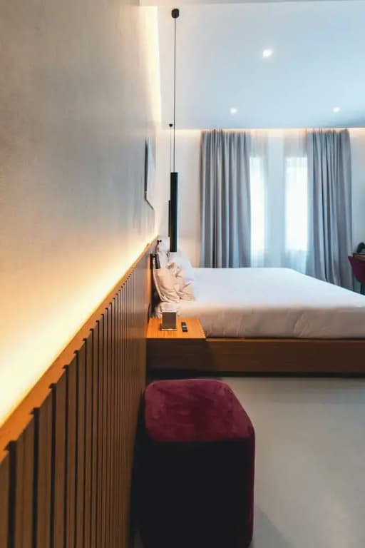 J Maluni City Hotel - photo 29