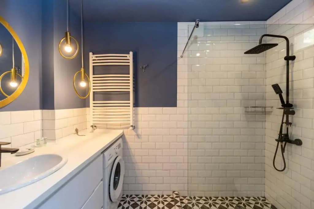 Stylish 3BR House with balcony - photo 1