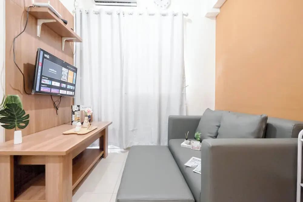 Neutral Tone 2Br At Green Pramuka City Apartment - photo 4