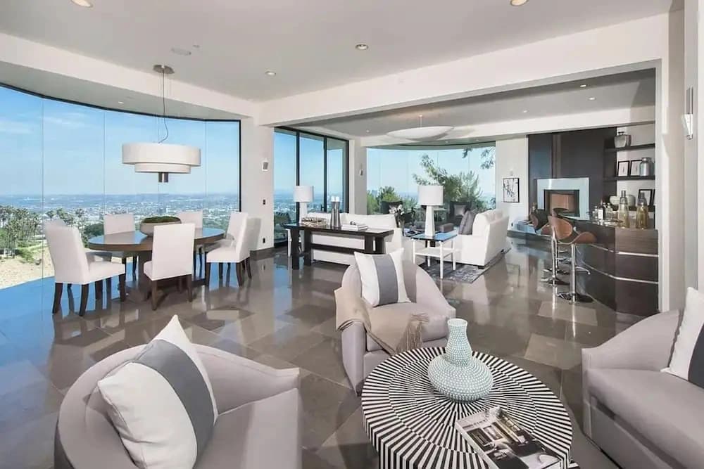 Beverly Crest: Ultra-private BH Retreat w/ Infinity Pool & Skyline Vistas - photo 15
