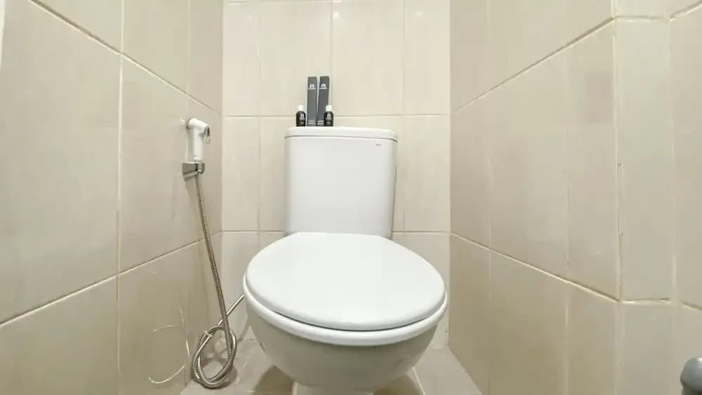Cozy And Simply Studio Room At Osaka Riverview Pik 2 Apartment - photo 5
