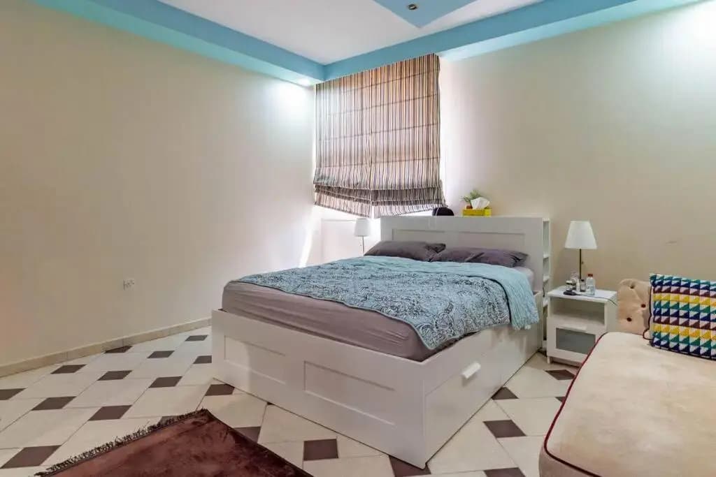 Cheerful 5-Bedroom Villa with Pool - photo 5