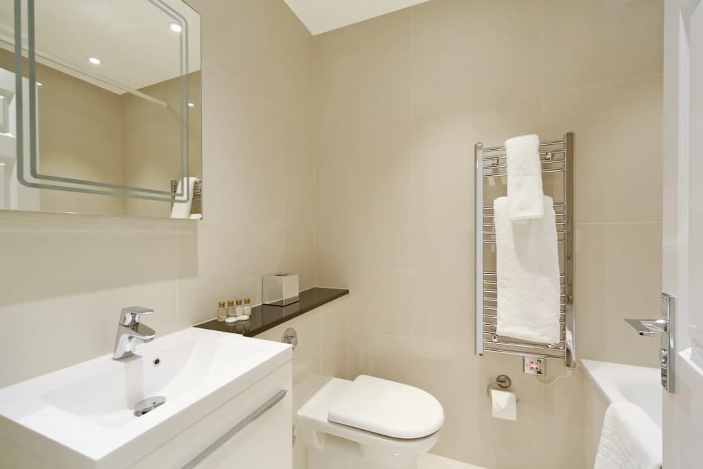 Queensgate Court - photo 8