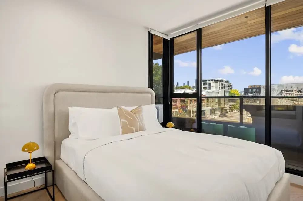 Bright 2-bed Apartment in Fitzroy's Heart - photo 7