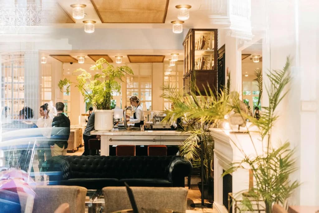 Pulitzer Hotel - photo 2