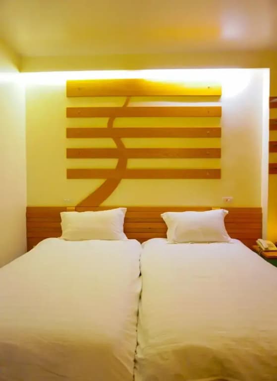 Thanh Lich Hotel - photo 3