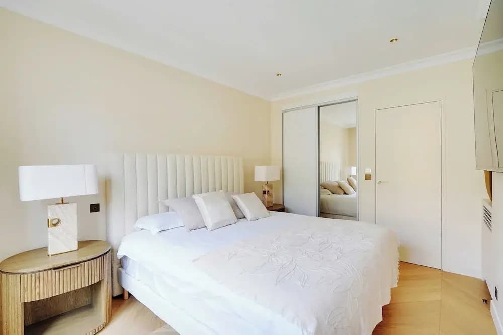 Luxurious Apartment - 2br- 6P Eiffel Tower View - photo 6