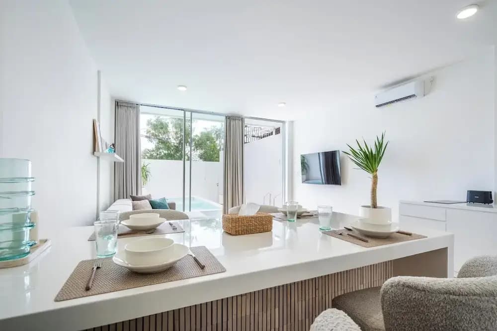 Dreamland Villa with Pool 3 min to Beach - photo 4