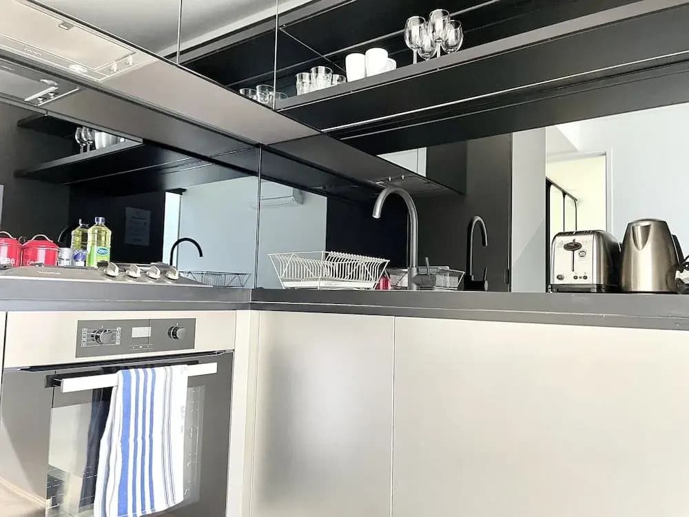 Readyset Apartments Southern Cross - photo 12