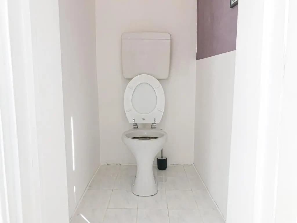 Commodious 2BR Apt. Near AKH-Perfect for Groups - photo 9