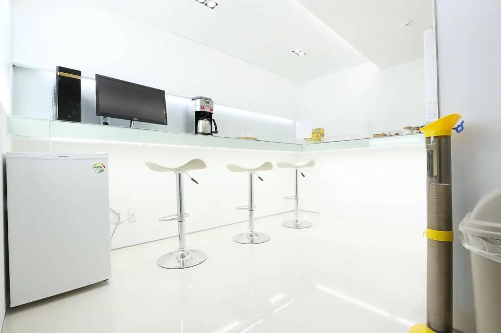Lookhome Guesthouse (female only) - photo 3